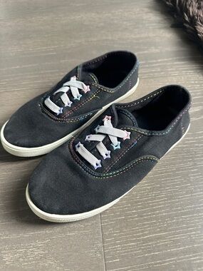 Kids Black Canvas Size 2